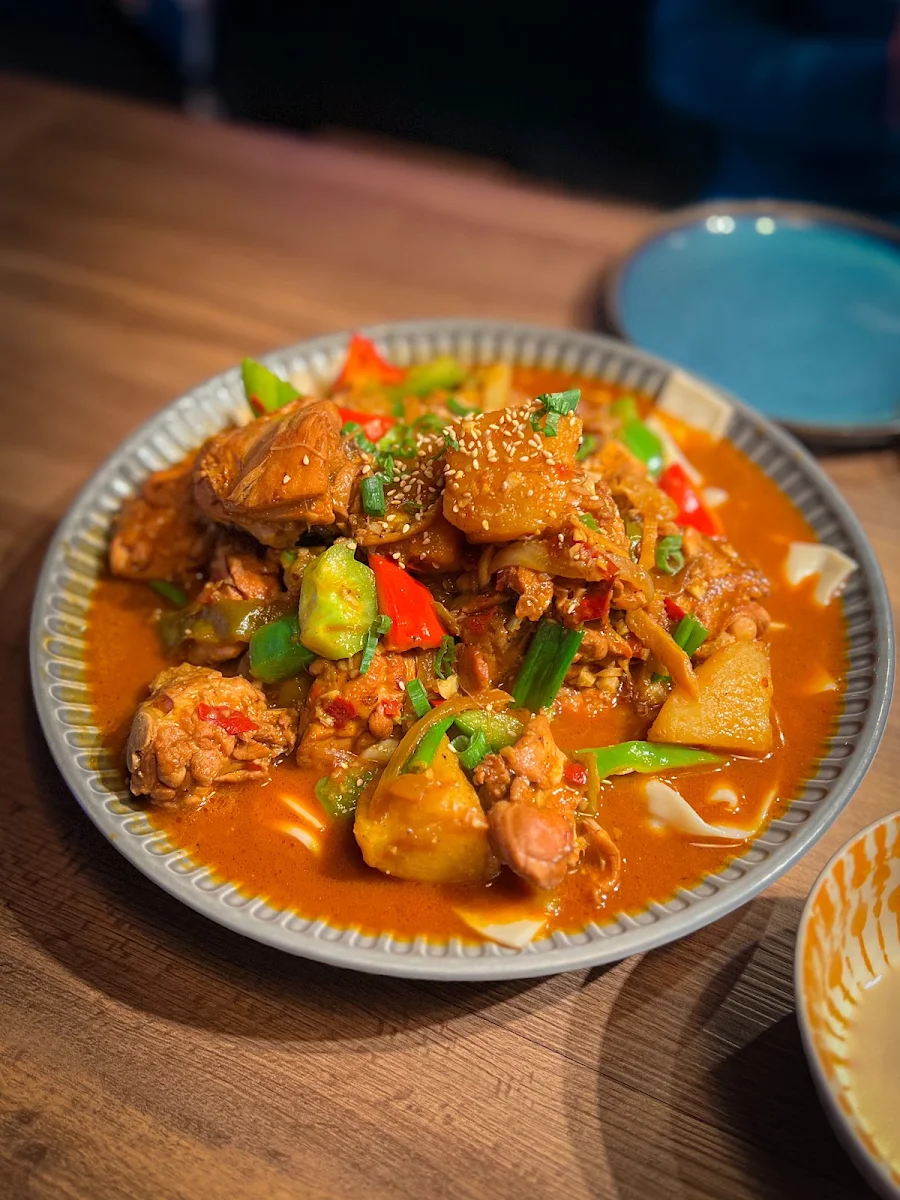 大盘鸡 chicken stew